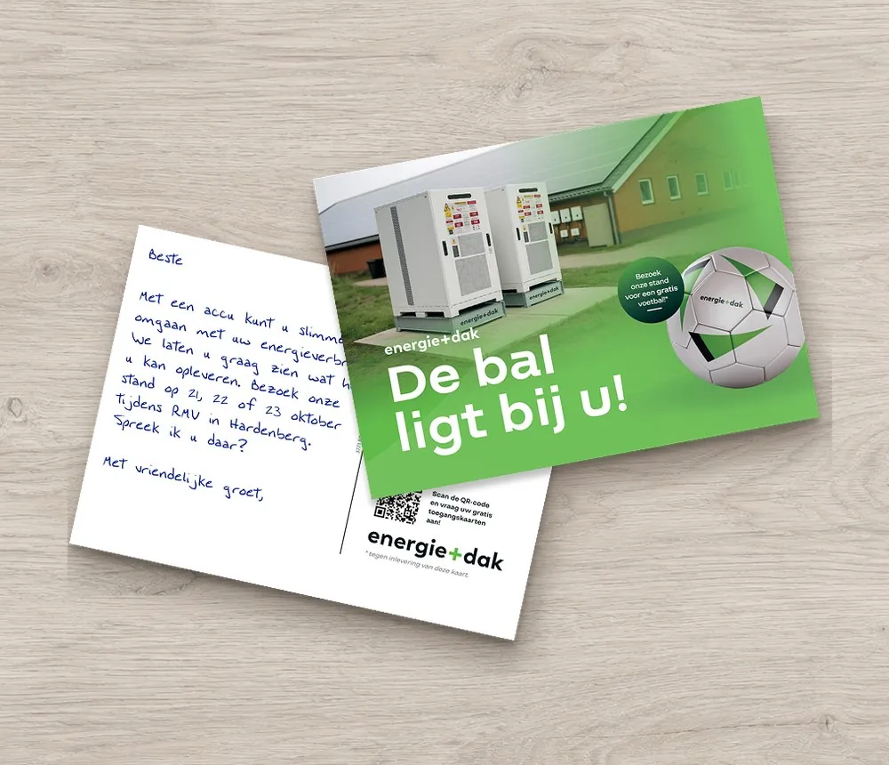 Geschreven beursuitnodiging van een energiebedrijf met een uitnodiging voor de stand en een QR-code voor toegangskaarten
